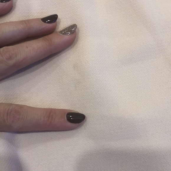 BCBGeneration Simple V romper/ jumpsuit in bide rose smoke. Size 0. - Picture 3 of 15